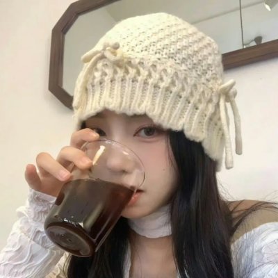 盛开的樱花林下